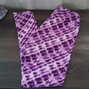 LulaRoe one size purple leggings